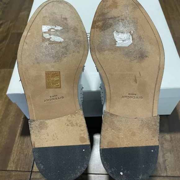 GIVENCHY PARIS White Leather studded Ankle Boots Sz 38.5.

To Lust For!!! - Picture 10 of 10